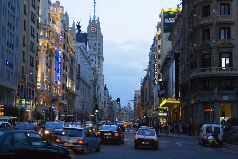 Gran Vía: la avenida que no dormía